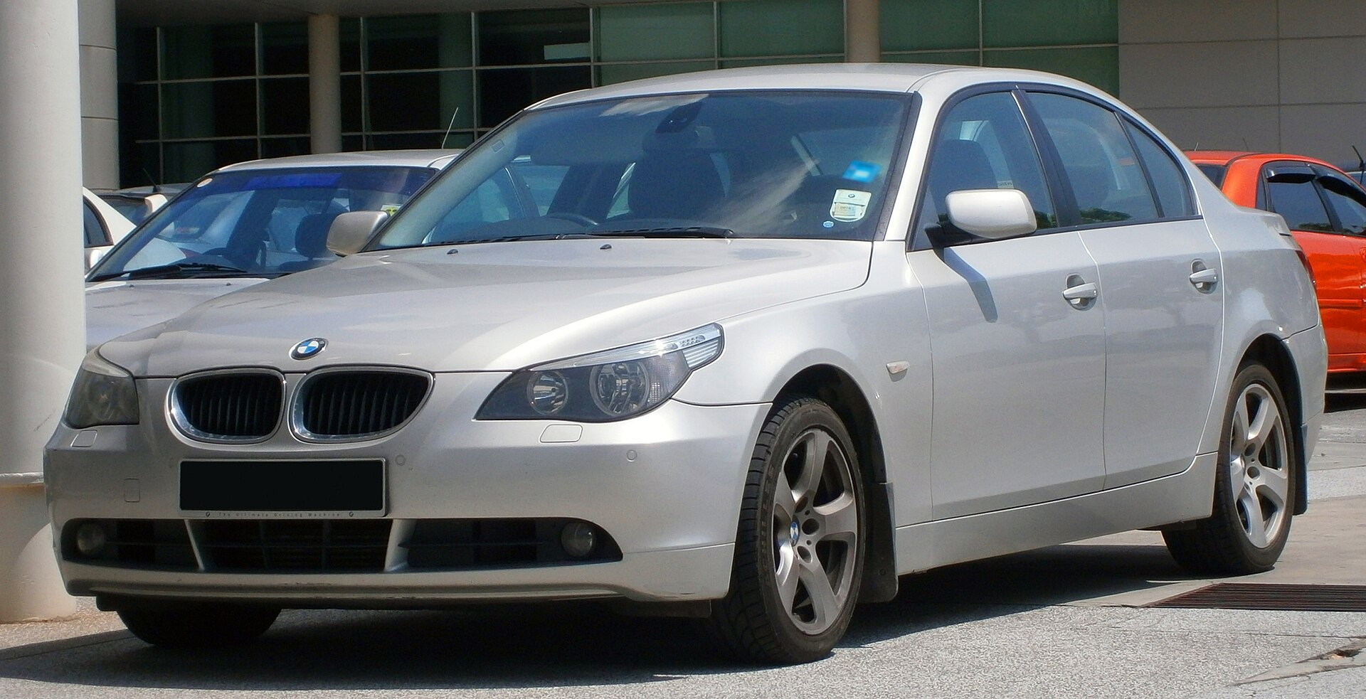 BMW 5 Series sedan (E60)